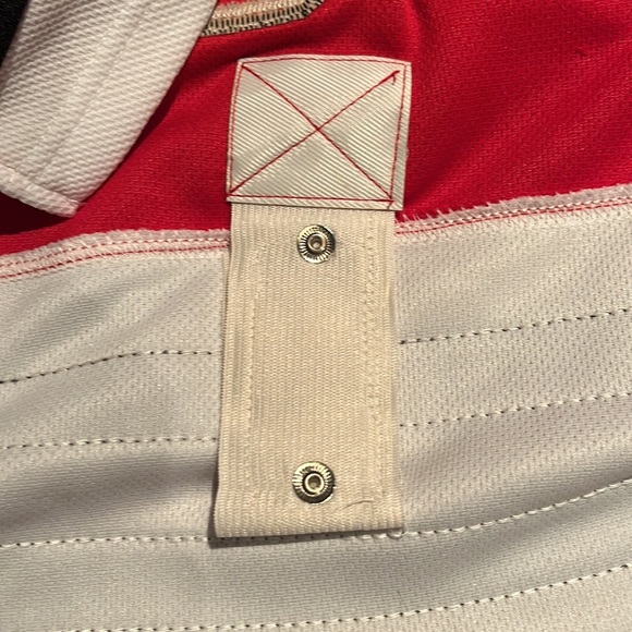 Chicago Blackhawks Toews Jersey - Picture 8 of 8